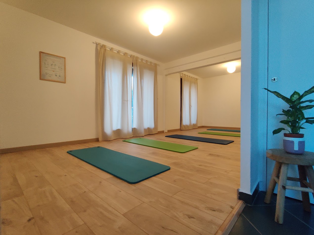 L'entrée de la salle du studio Harmony Pilates à la Seyne Sur Mer, qui propose des cours de yoga, de pilates et de Yoga-danse.